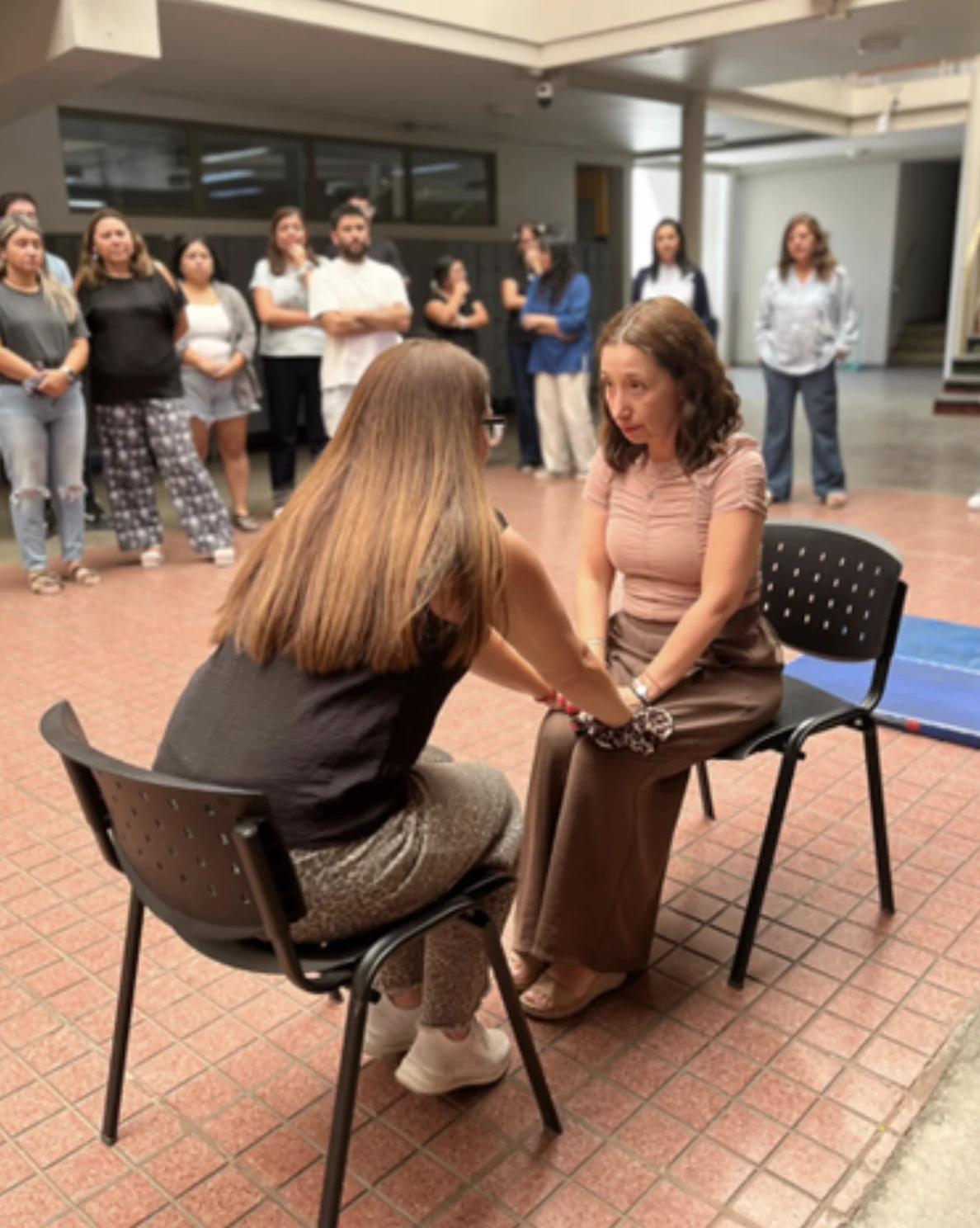 Charlas y capacitaciones para colegios y empresas